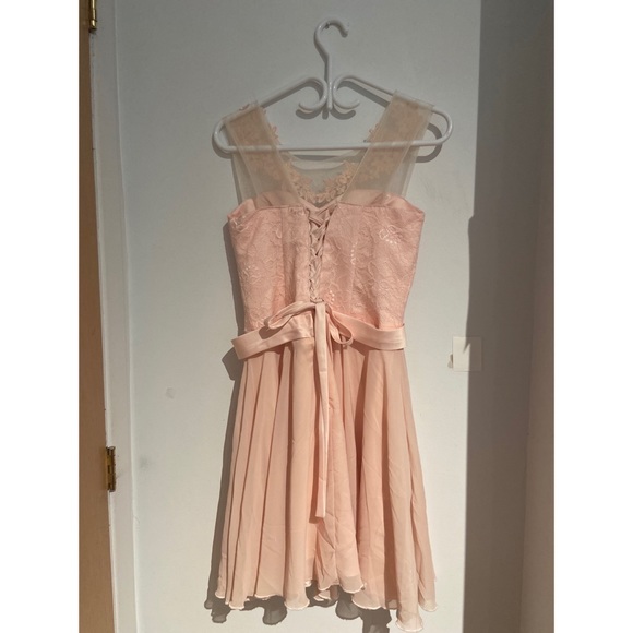 Pink laced dress - Picture 2 of 4